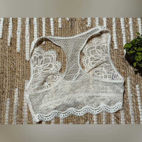 Victoria's Secret Lace Bralette in Cream - Picture 7 of 8